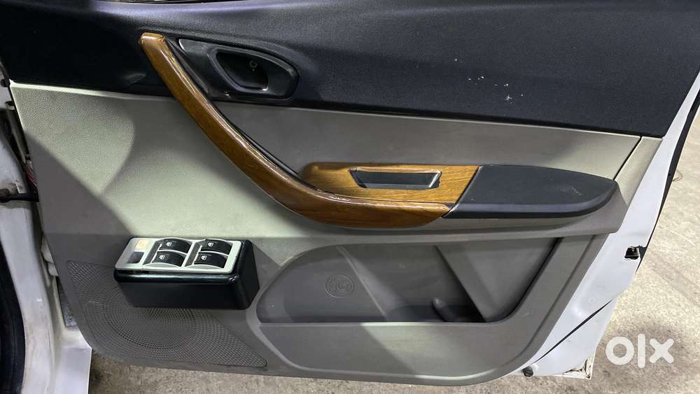 Tata Tiago Xe, 2017, Petrol