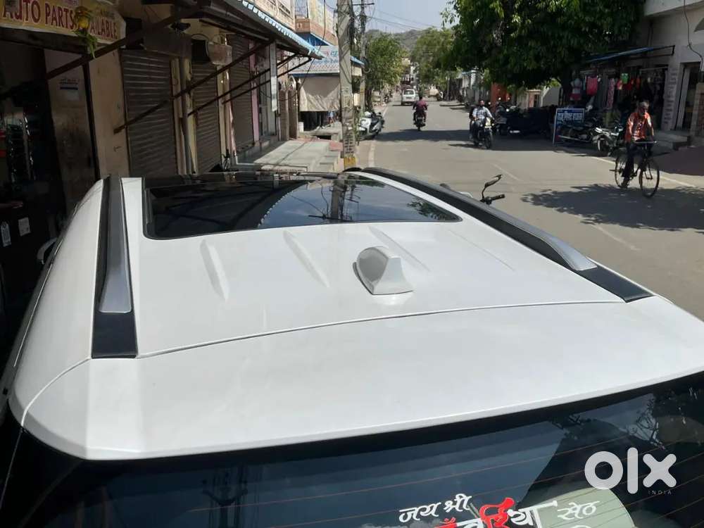 Mahindra Xuv700l 2024 Diesel 30000 Km Driven