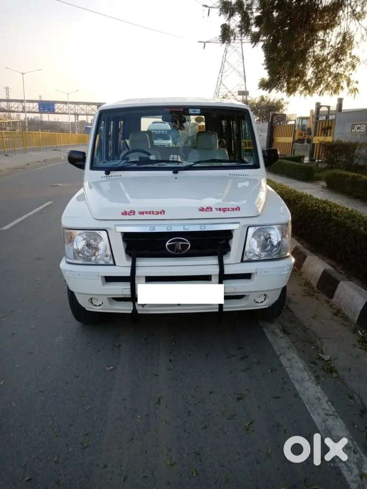 Tata Sumo Gold 2018 Gold
