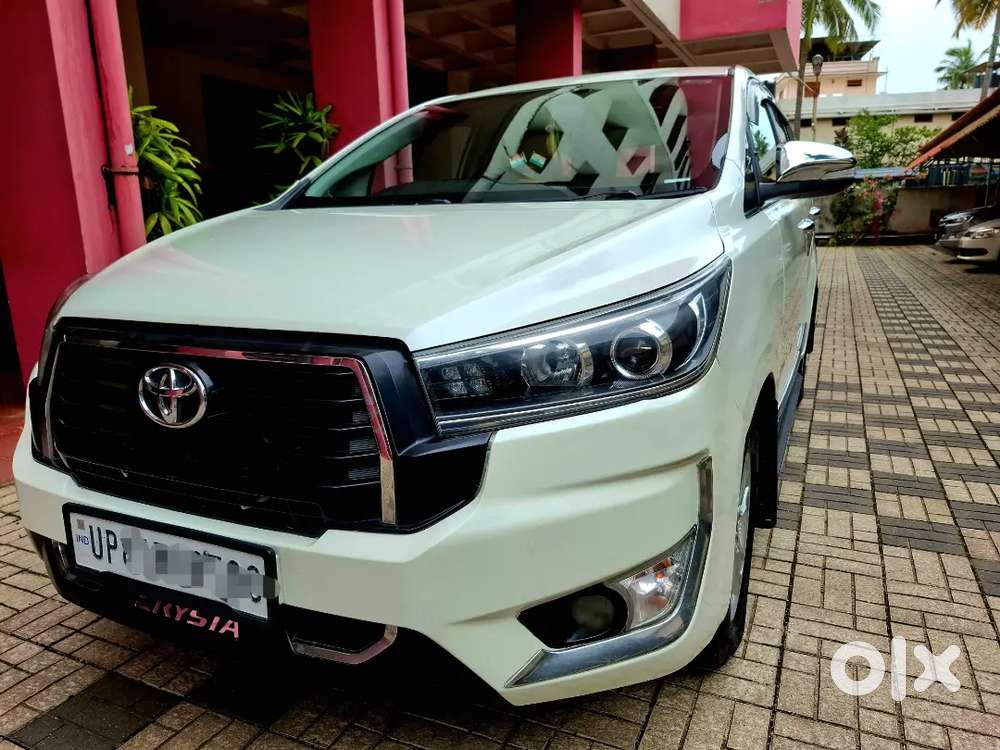 Toyota Innova Crysta 2.4 V Manual 2017 8 Seater