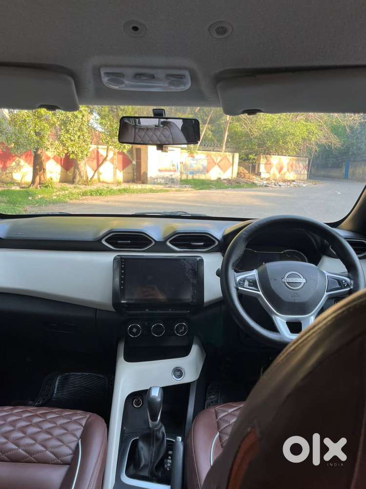 Nissan Magnite 1.0 Xv Premium, 2022, Petrol