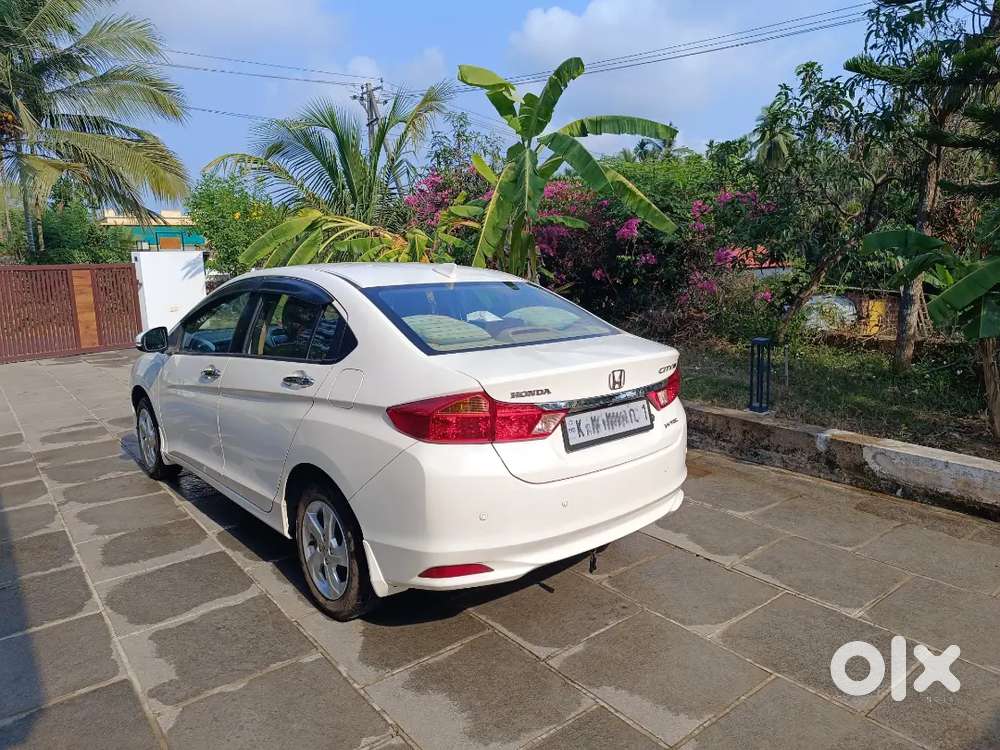 2015 Honda City V Mt (petrol) – 100% Dealer Serviced! , Single Owner.