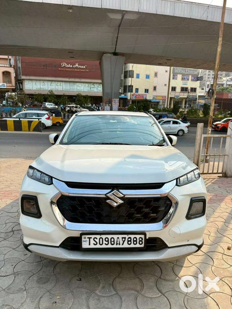 Maruti Suzuki Grand Vitara 2023 Petrol Well Maintained