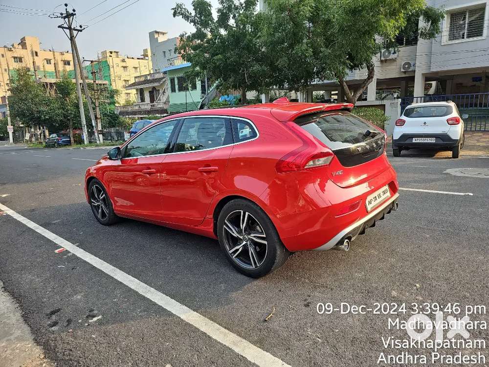 Volvo V40 Diesel 2017 Year