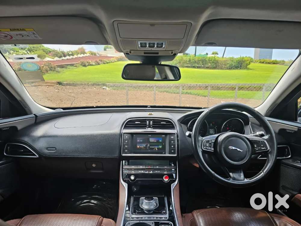 Jaguar Xe Portfolio, 2016, Petrol