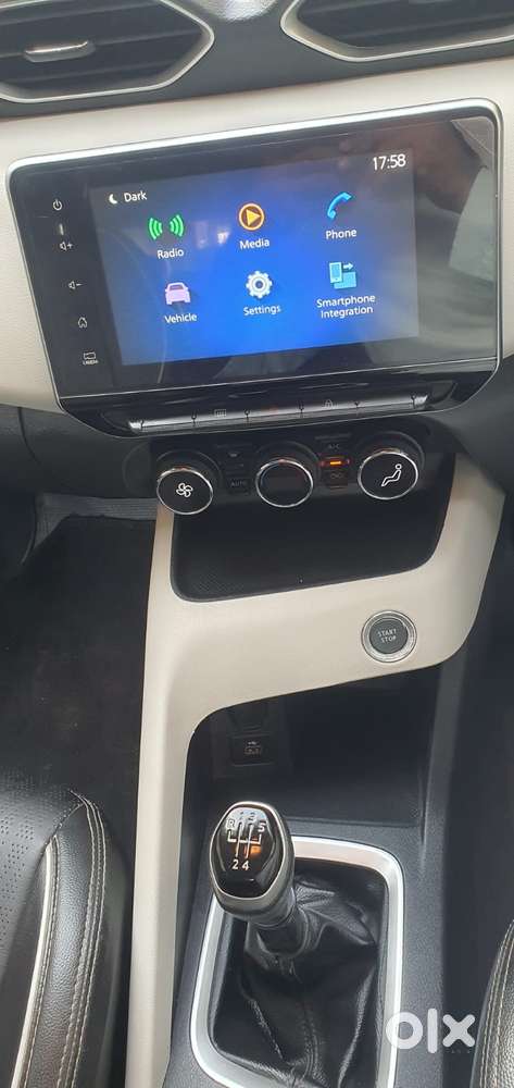 Nissan Magnite, 2021, Petrol