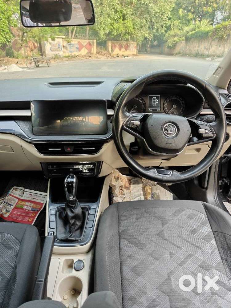 Skoda Slavia 1.0 Ambition Tsi At, 2022, Petrol