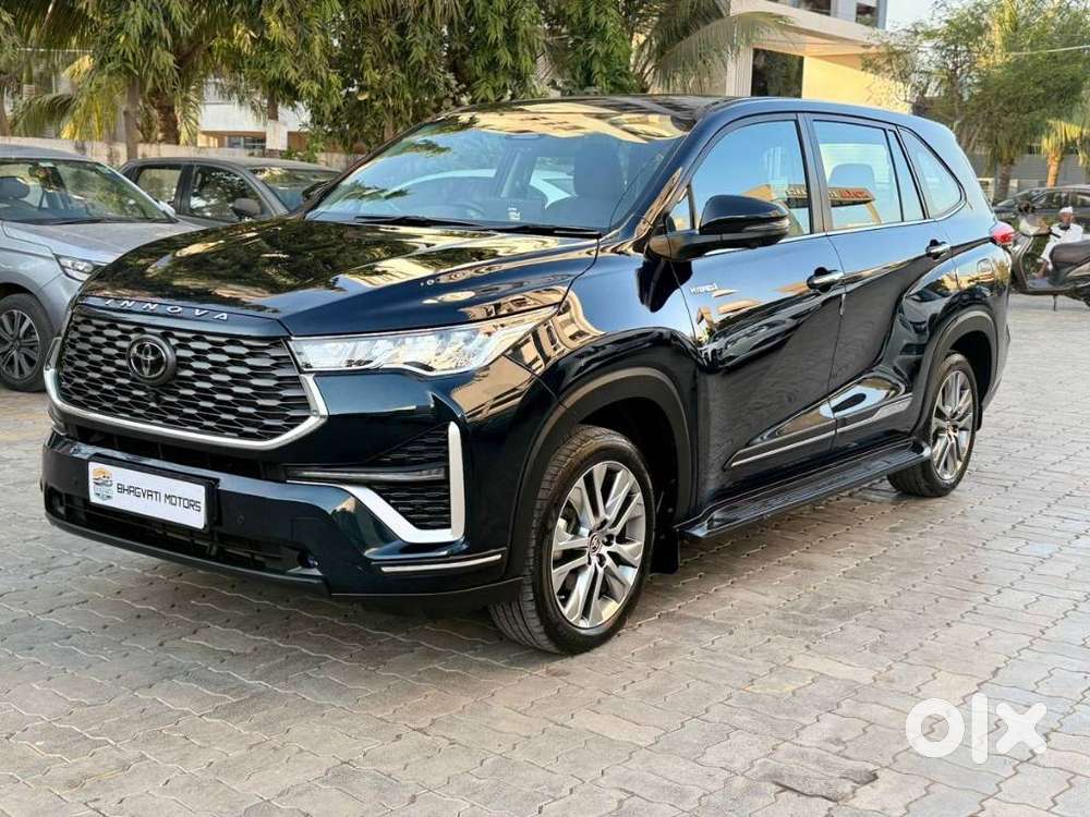 Toyota Innova Hycross, 2023, Petrol