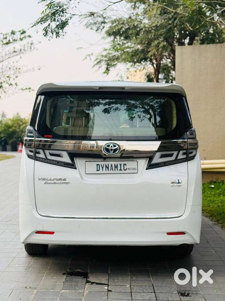 Toyota Vellfire 2.5 Hybrid, 2023, Petrol