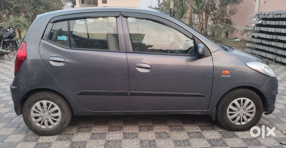 Hyundai I10 Sportz, 2016, Petrol