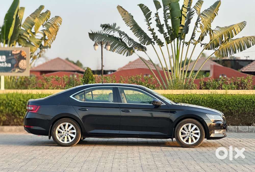 Skoda Superb Style 1.8 Tsi At, 2018, Petrol