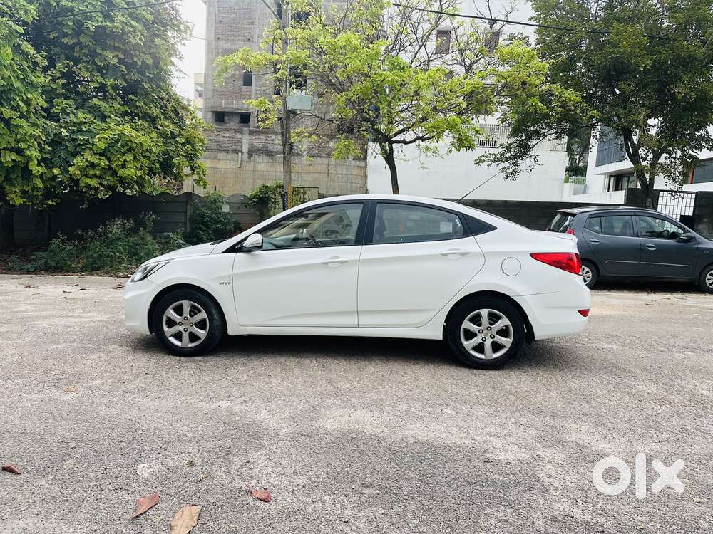Hyundai Verna 1.6 S (o) Vtvt At, 2014, Petrol