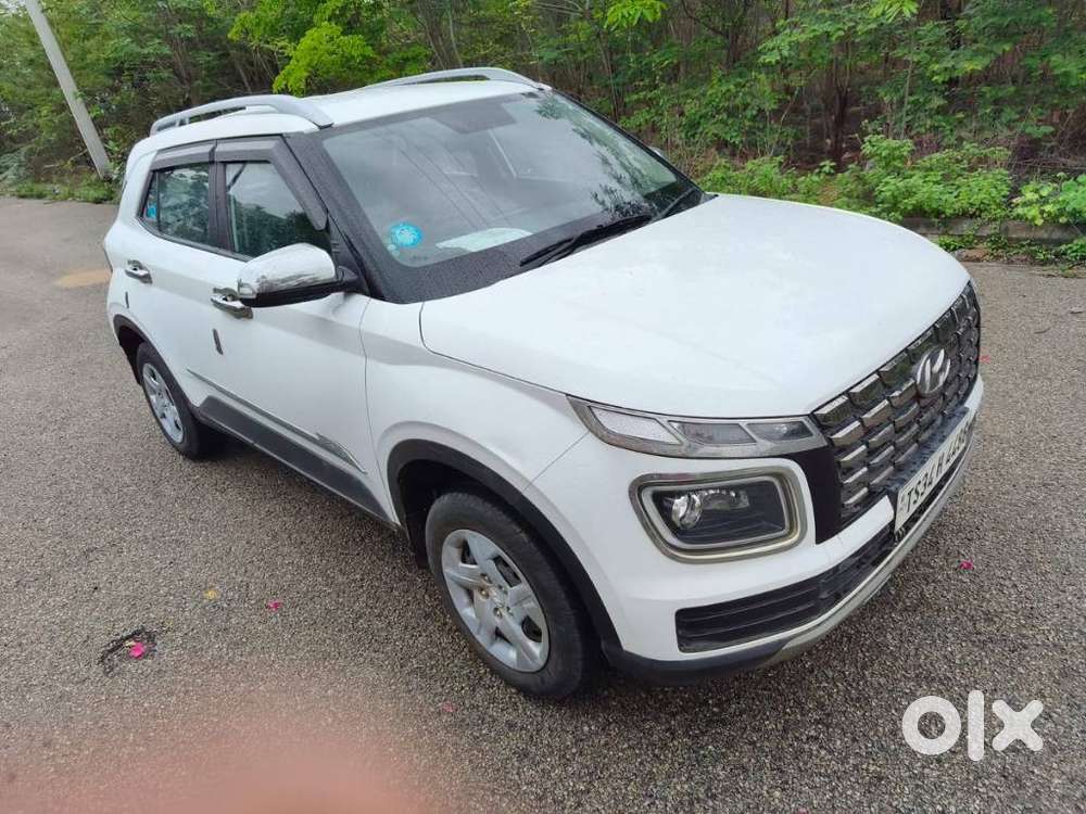 Hyundai Venue 1.2 S (o), 2022, Petrol