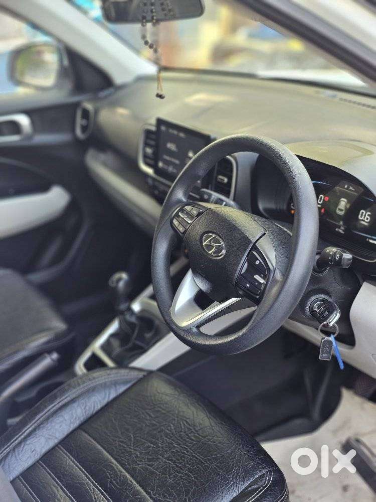 Hyundai Venue 1.2 S (o), 2023, Petrol