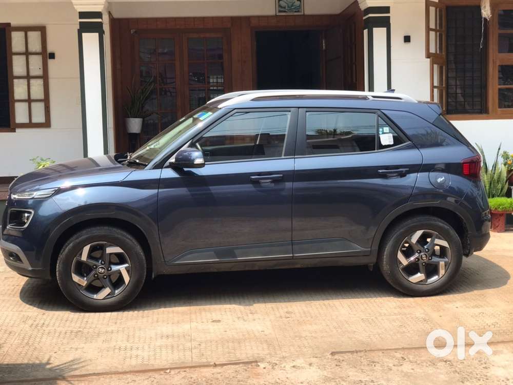 Hyundai Venue 2021 Petrol Well Maintained