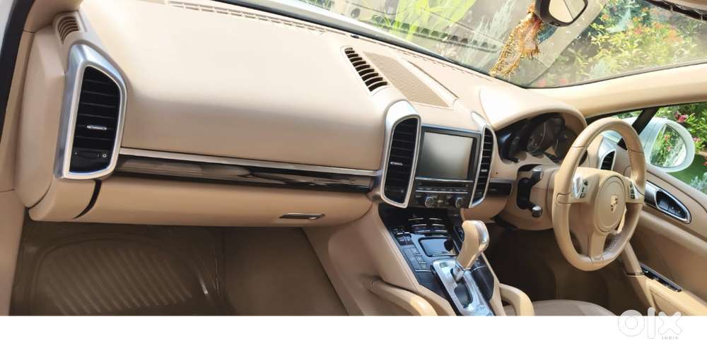 Porsche Cayenne (fancy Number)