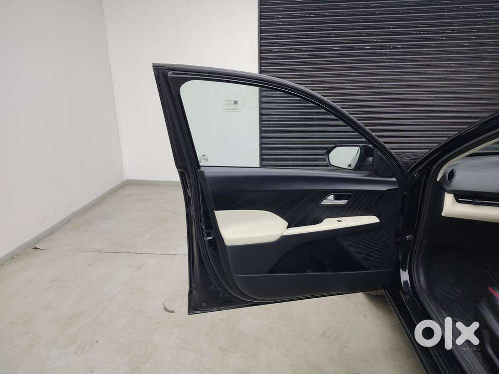 Hyundai Verna 1.5 Sx Petrol Mt, 2023, Petrol