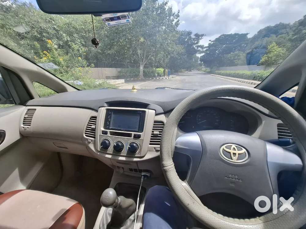 Toyota Innova 2.5 G 2015