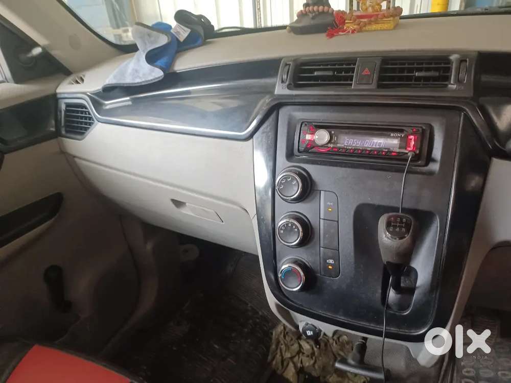 Mahindra Kuv100 July-2017 Petrol 40250 Km Driven