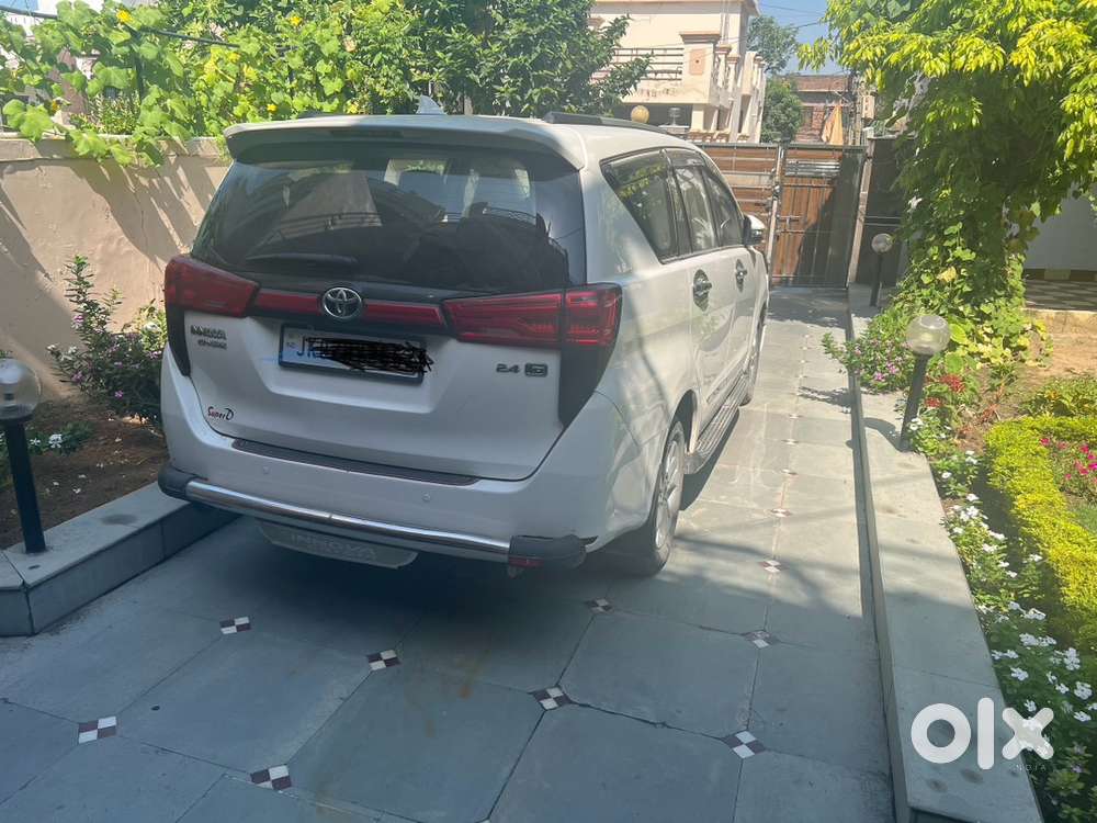 Toyota Innova Crysta 2017 Diesel Well Maintained