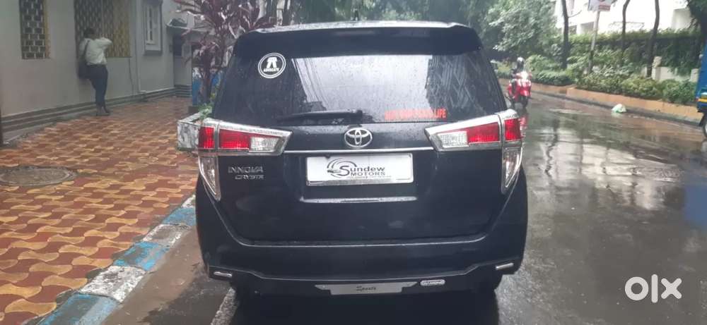 Toyota Innova Crysta [2020-ongoing] 2.4 Gx 8 Str, 2024, Diesel
