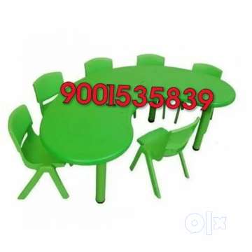 Plastic table and outlet chairs olx