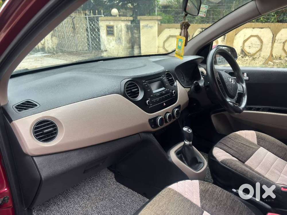 Hyundai Grand I10 Sportz, 2016, Petrol