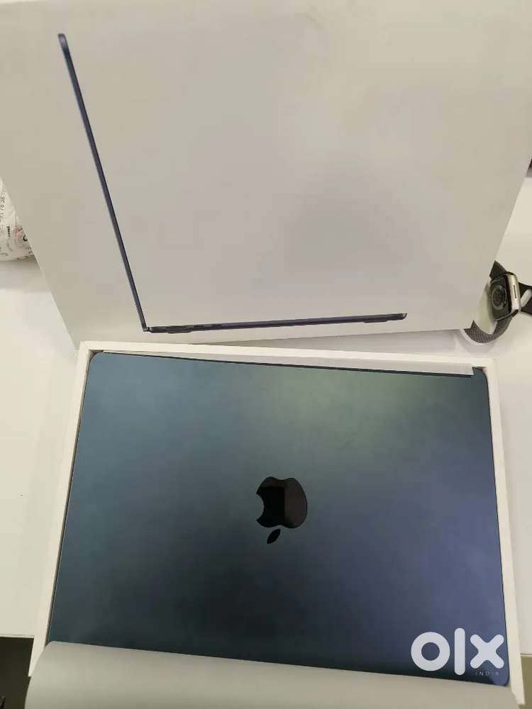 MacBook Air M2 Midnight 8/256 Apple Care plus warranty upto 2026 Feb