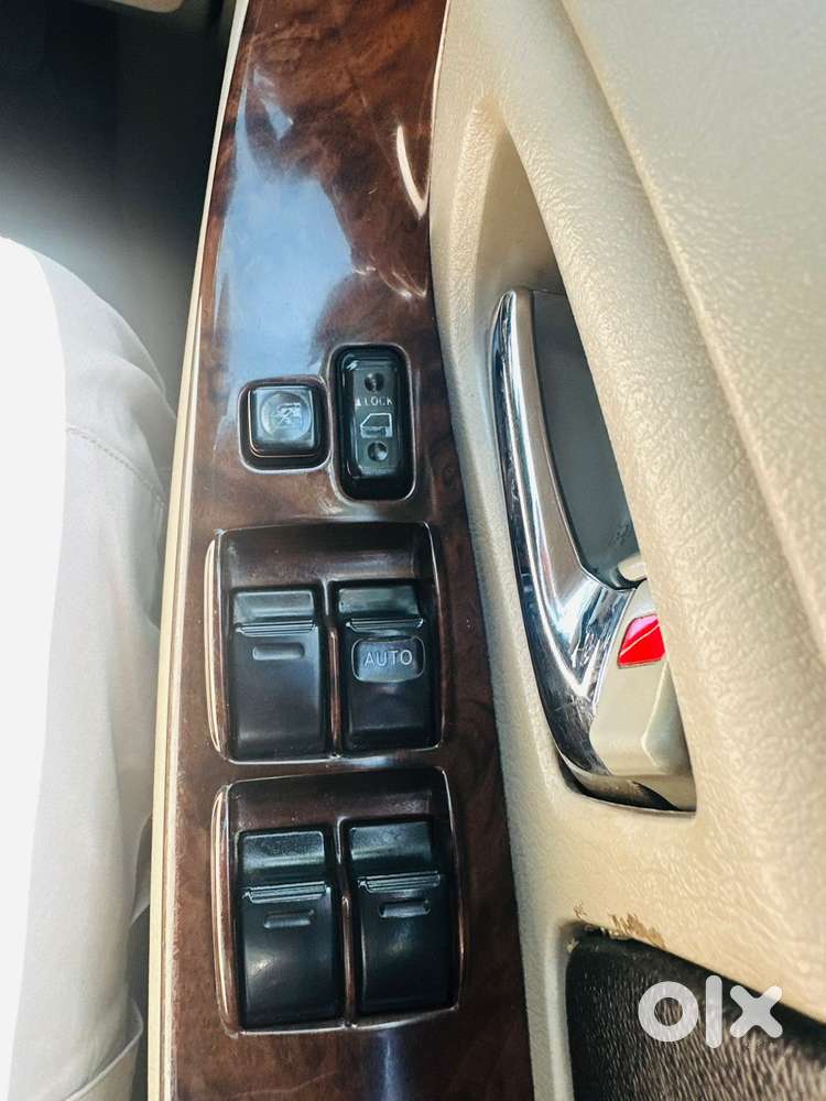 Toyota Innova 2.5 V 8 Str, 2014, Diesel