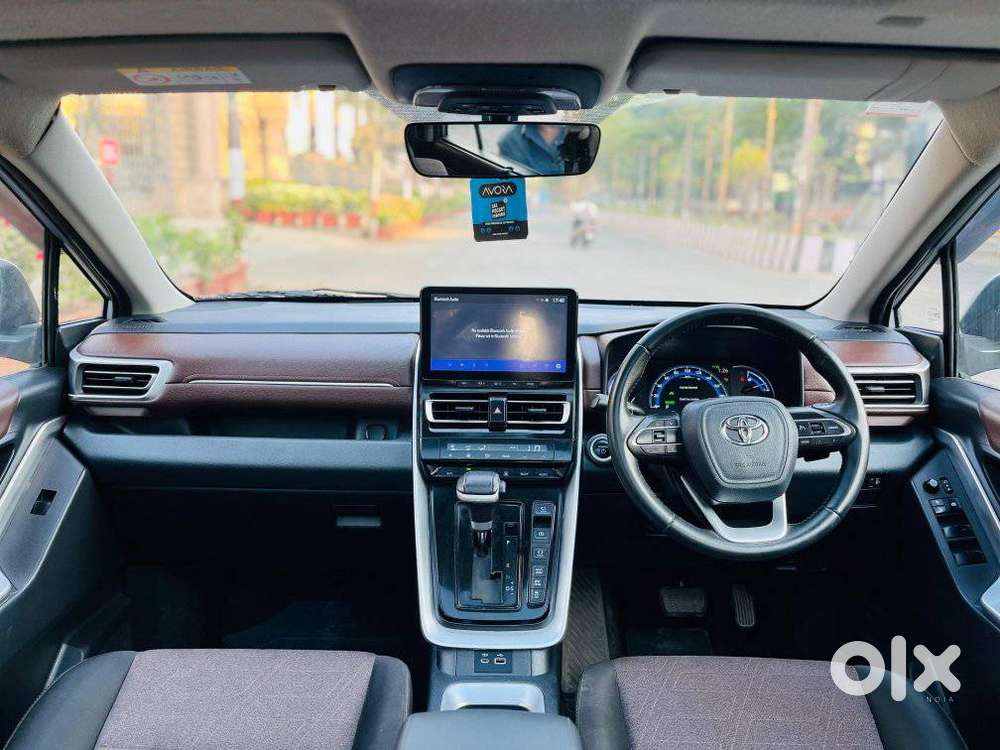 Toyota Innova Hycross, 2024, Petrol