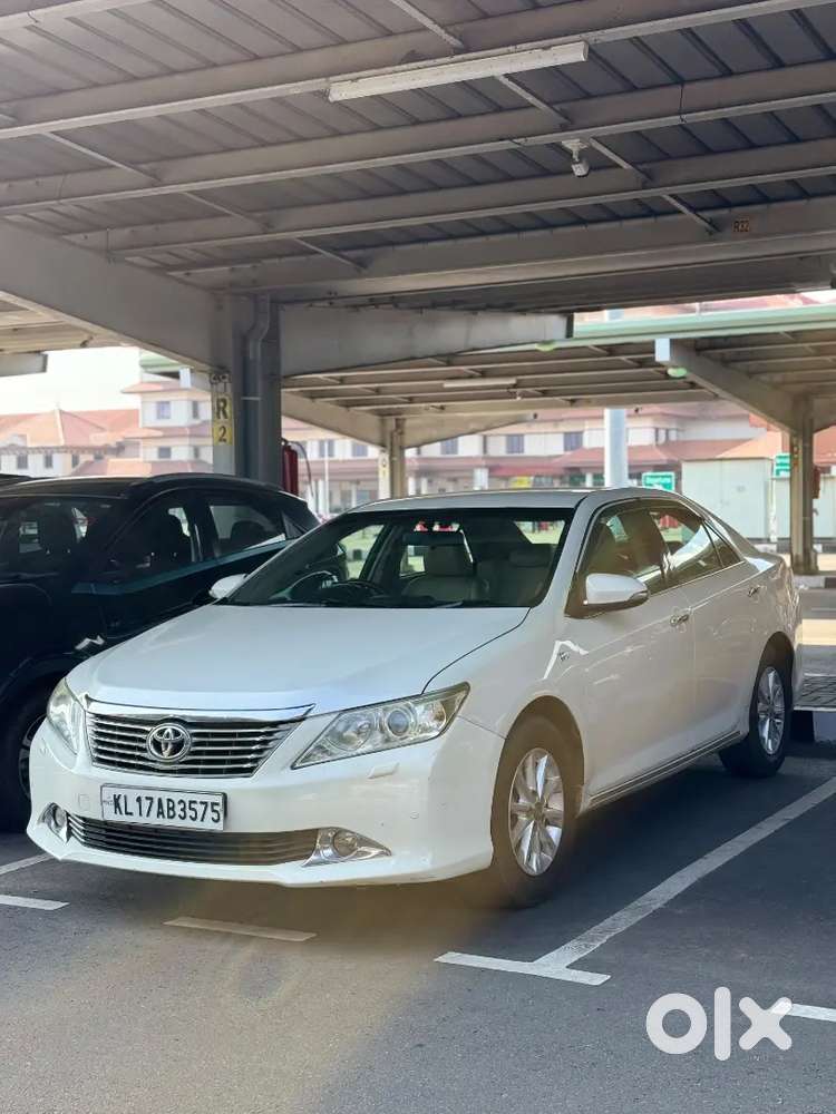 Toyota Camry 2.5 G 2013