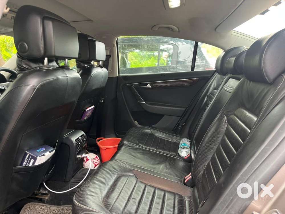 Volkswagen Passat 2011 Diesel 130000 Km Driven