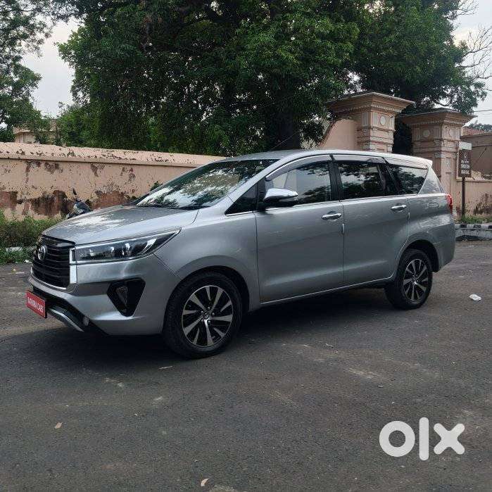 Toyota Innova Crysta, 2016