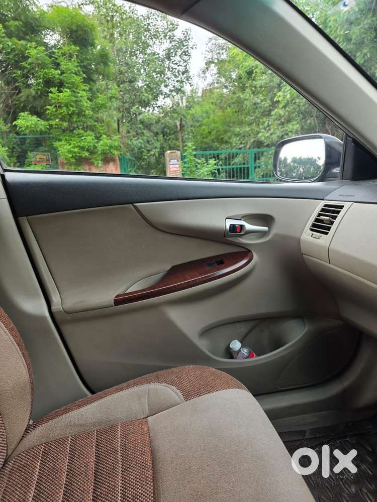 Toyota Corolla Altis 2012
