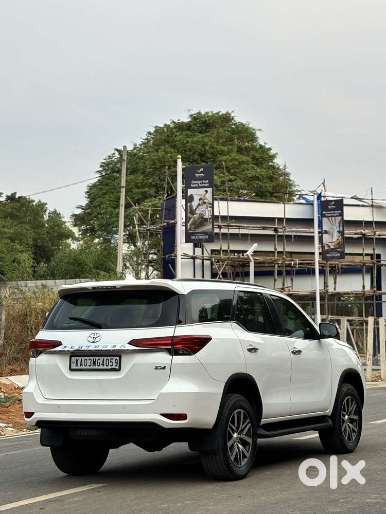 Toyota Fortuner 4x4 Manual Limited Edition, 2020, Diesel