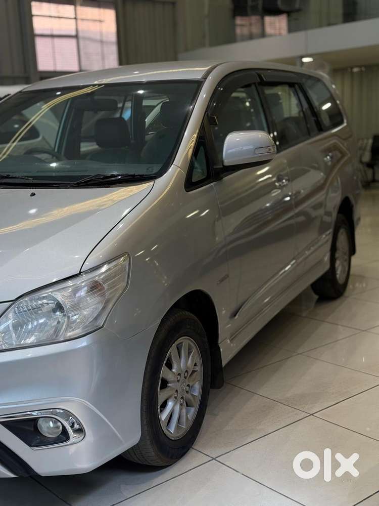 Toyota Innova 2.5 Z Diesel 7 Seater Bs Iv, 2015, Diesel