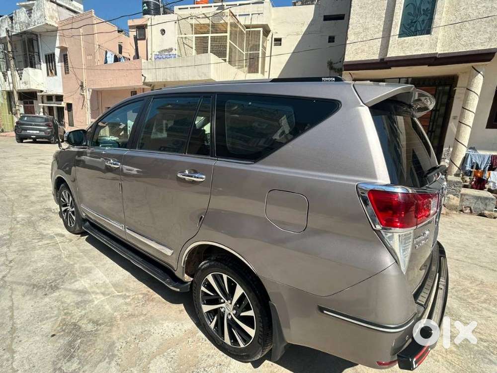 Toyota Innova Crysta 2.8 Z, 2022