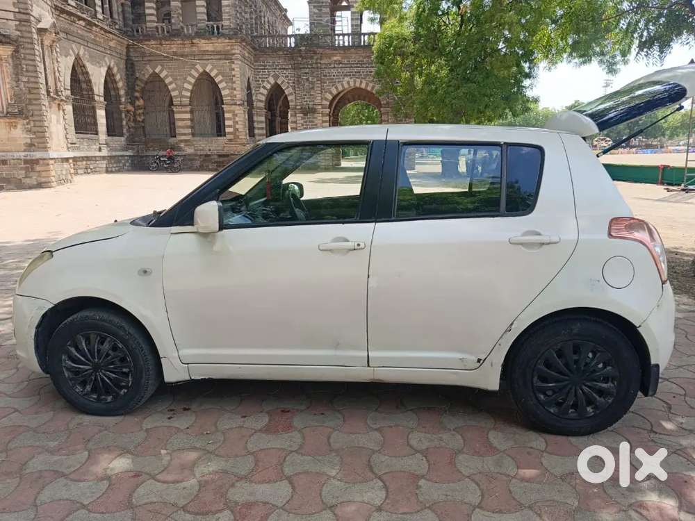 Maruti Suzuki Swift 2007 Cng & Hybrids 85000 Km Driven