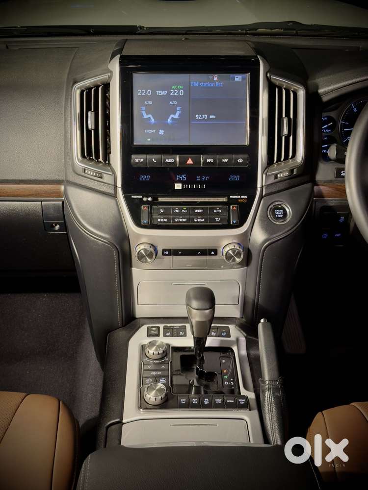 Toyota Land Cruiser [2015-2020] 4.5 Vx Lc 200, 2018, Diesel