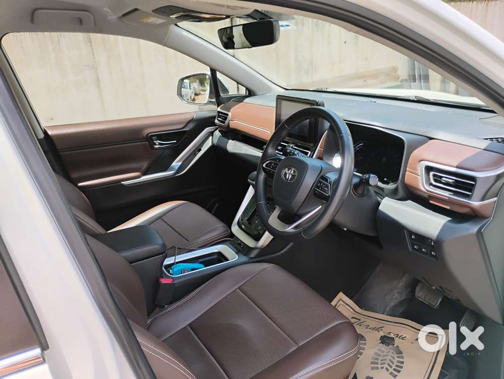 Toyota Innova Hycross 2.0 VX Hybrid 7 STR, 2023, Petrol