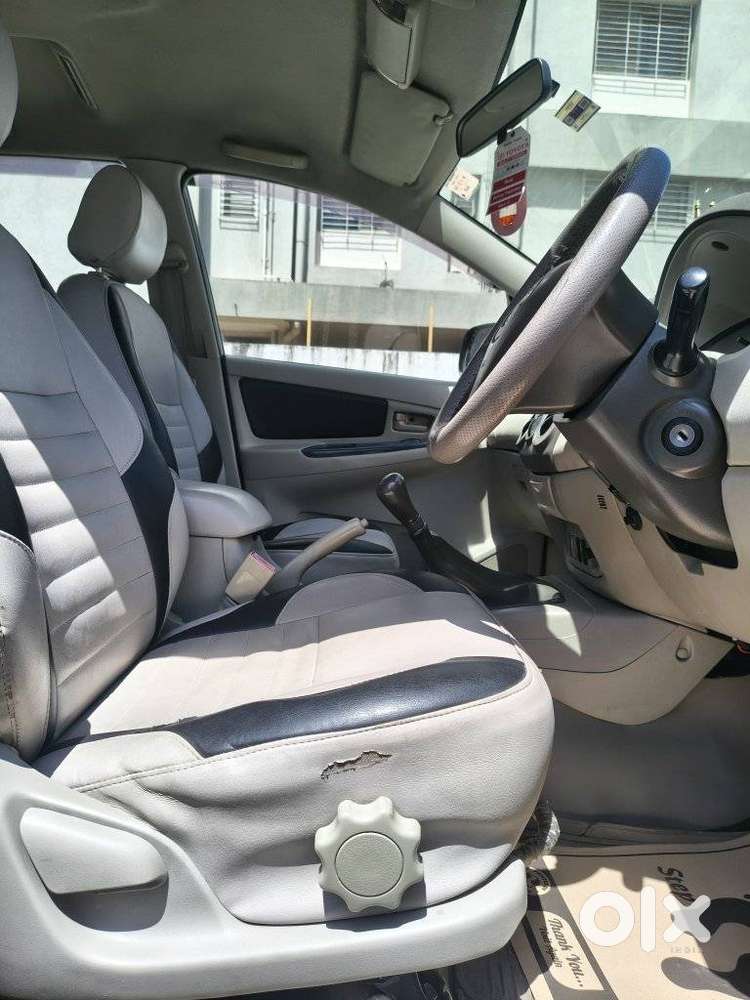 Toyota Innova 2.5 G (diesel) 8 Seater, 2011, Diesel