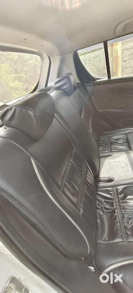 Swift Maruti Suzuki 2016 Petrol Manual ( Price Non Negotiable)