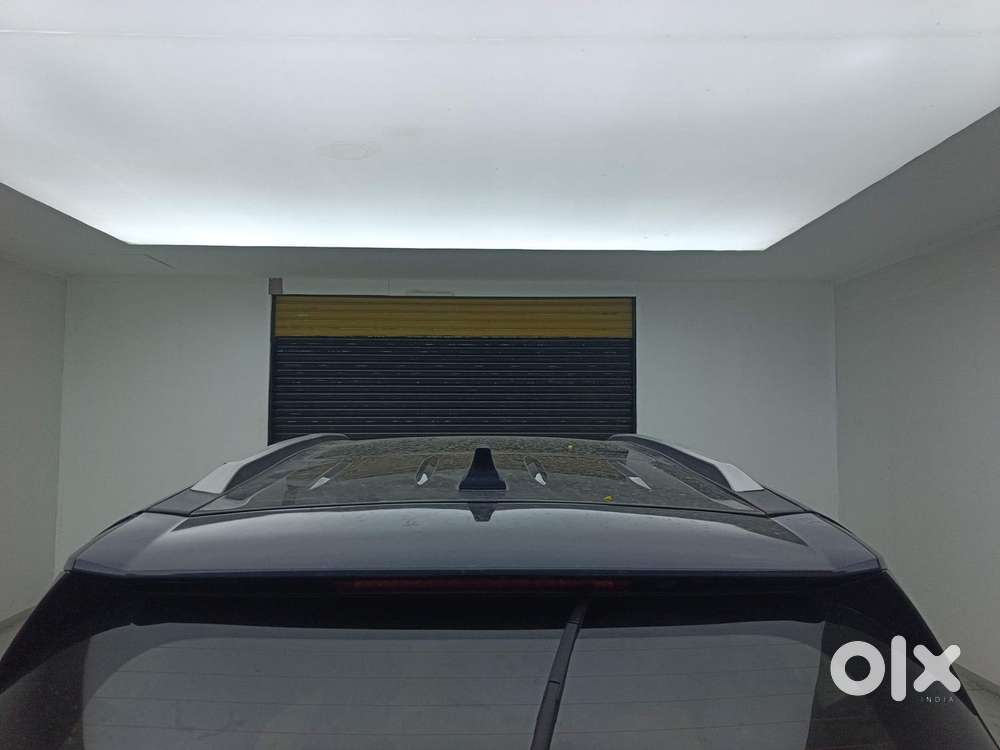 Mahindra Xuv700 2.2 Ax 7 Diesel Mt Luxury Pack Str, 2023, Diesel