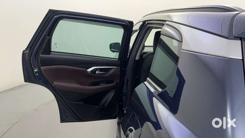 Maruti Suzuki Grand Vitara 1.5 Alpha Smart Hybrid At, 2022, Petrol