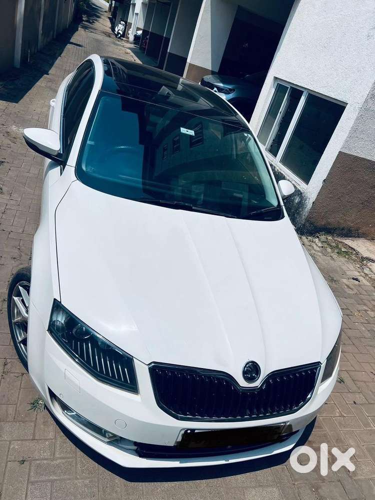 Well Maintained Mint Condition With Upgraded Wheels And Infotainment