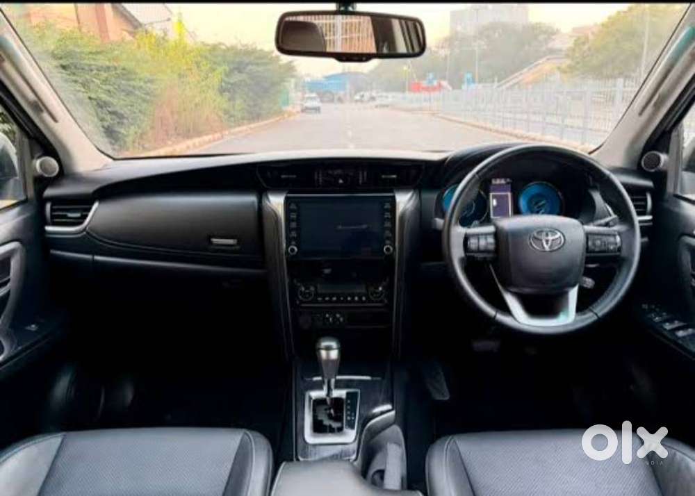 Toyota Fortuner [2021-ongoing] 2.7 2wd Petrol At, 2022, Petrol