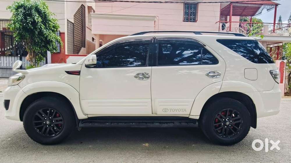 Toyota Fortuner 4x4 MT, 2013, Diesel