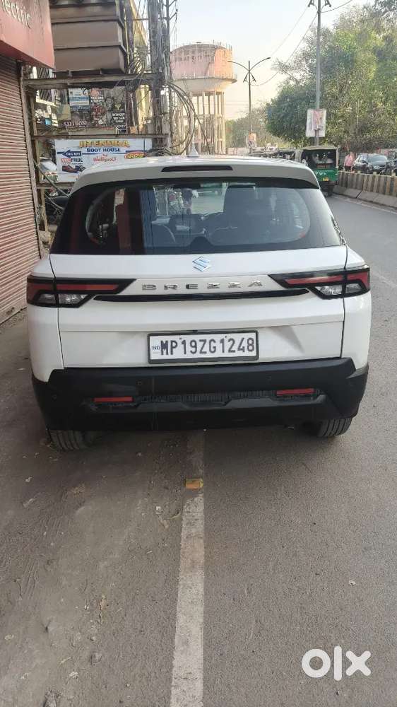 Maruti Suzuki Brezza 2024 Petrol 35000 Km Driven