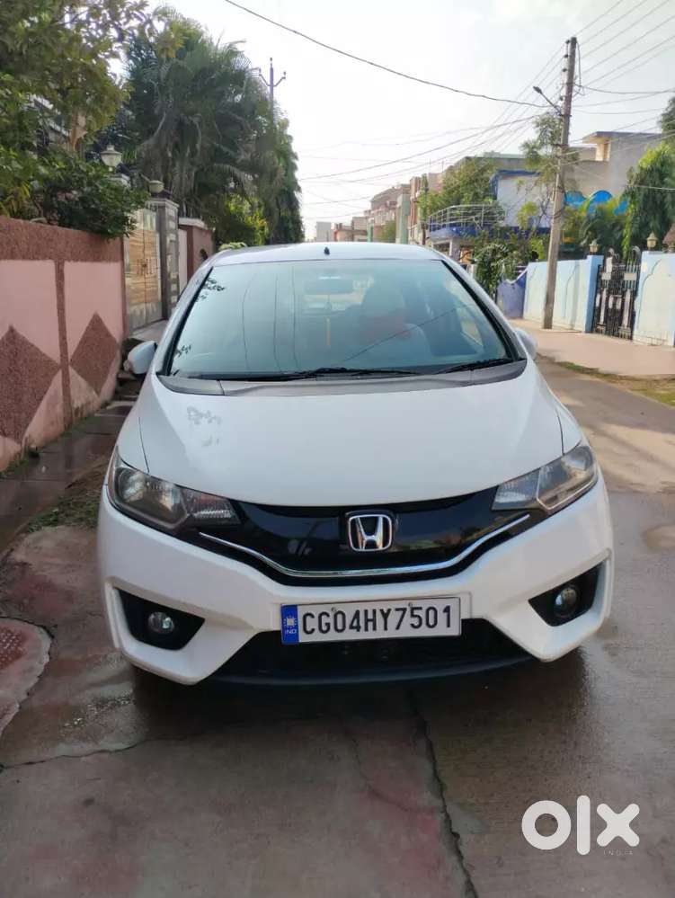 Honda Jazz 2015 30kmpl Milege