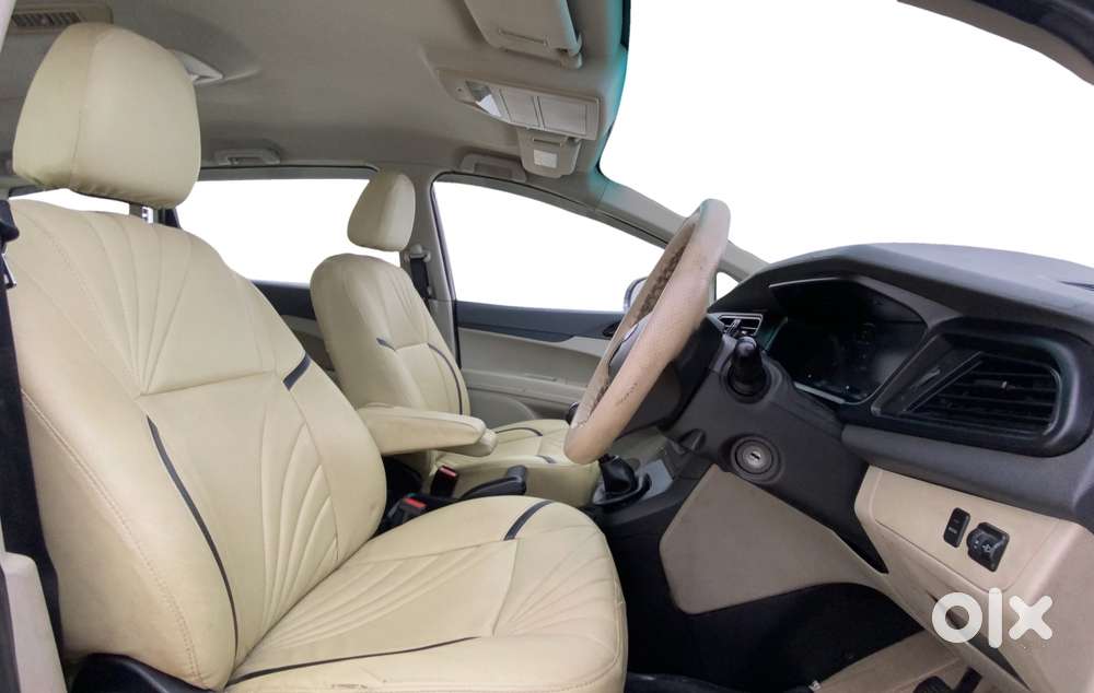 Mahindra Marazzo M2, 2018, Diesel